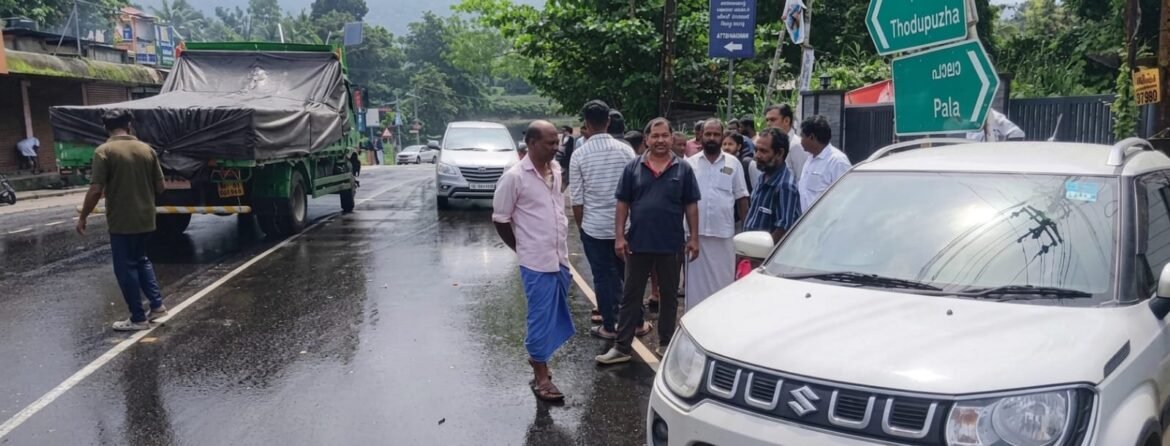പാലാ-തൊടുപുഴ റോഡിൽ അപകടം; കാർ ലോറിയിലിടിച്ചു, ഒരാൾക്ക് പരിക്ക്