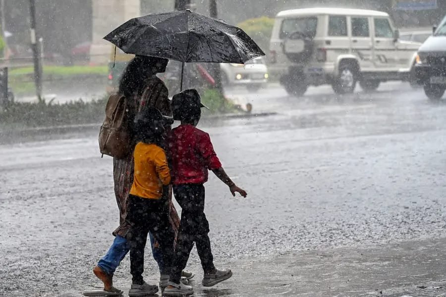 ഒരിടവേളയ്ക്ക് ശേഷം സംസ്ഥാനത്ത് മഴ വീണ്ടും ശക്തമാകുന്നു