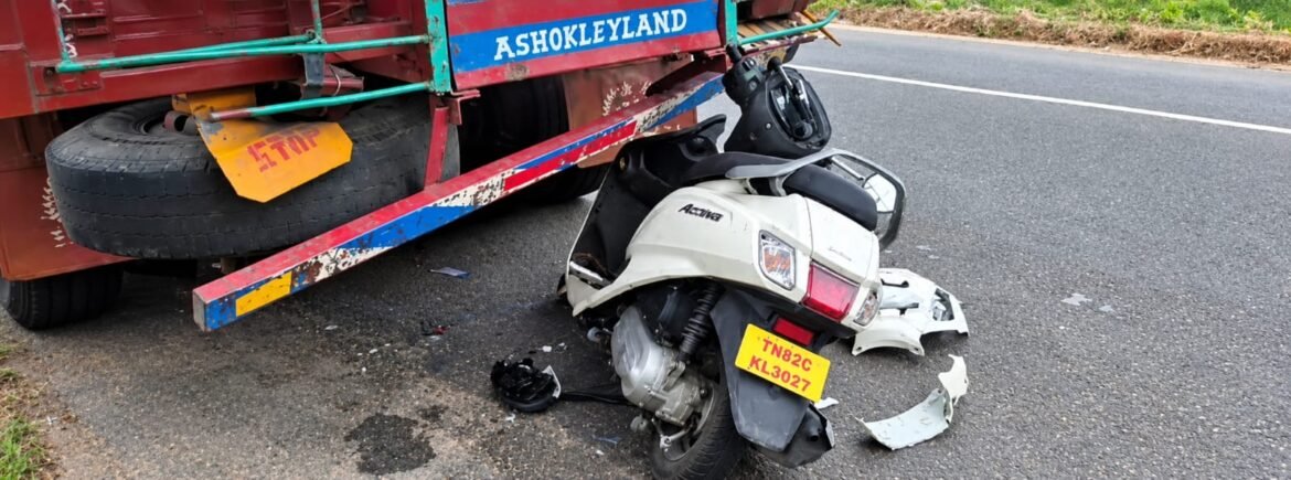 പാലാ ബൈപ്പാസിൽ നിർത്തിയിട്ട ലോറിയിൽ സ്കൂട്ടർ ഇടിച്ച് രണ്ട് വിദ്യാർഥികൾക്ക് പരിക്ക്
